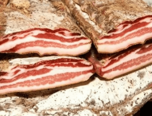 Da li je slanina stvarno štetna za nas: Iznenadićete se kada čujete kako utiče na vaše zdravlje, obavezno pročitajte!