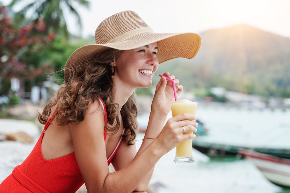Ana je saznala da je njen muž odveo ljubavnicu u Tursku: Nisu mogli ni da zamisle na šta je bila spremna – samo se pojavila na ležaljci pored njih - featured image