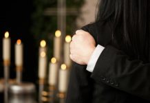 ŠTA TREBA URADITI SA ODEĆOM PREMINULOG? Veruje se da se OVO NIKAKO NE BI SMELO dirati da se POKOJNIK “ne uznemiri” ŠTA TREBA URADITI SA ODEĆOM PREMINULOG? Veruje se da se OVO NIKAKO NE BI SMELO dirati da se POKOJNIK “ne uznemiri” - featured image