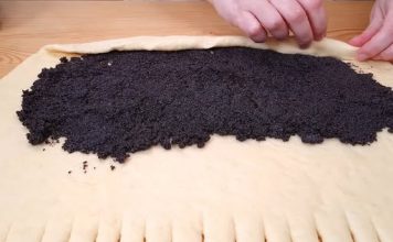 NAJMEKŠA ŠTRUDLA SA MAKOM – mirisna, sočna i savršena za doručak, užinu ili slatki kraj obroka NAJMEKŠA ŠTRUDLA SA MAKOM – mirisna, sočna i savršena za doručak, užinu ili slatki kraj obroka - featured image