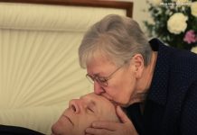 Da li je bezbedno dodirnuti ili poljubiti voljenu osobu nakon smrti? Najčešći mitovi i medicinske činjenice Da li je bezbedno dodirnuti ili poljubiti voljenu osobu nakon smrti? Najčešći mitovi i medicinske činjenice - featured image