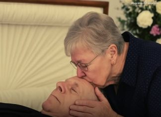 Da li je bezbedno dodirnuti ili poljubiti voljenu osobu nakon smrti? Najčešći mitovi i medicinske činjenice Da li je bezbedno dodirnuti ili poljubiti voljenu osobu nakon smrti? Najčešći mitovi i medicinske činjenice - featured image