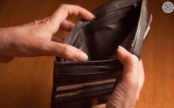 NIKADA NIKOME NEMOJTE DAVATI OVE 3 STVARI IZ KUĆE! Zbog toga vam odlazi nafaka i sreća iz kuće NIKADA NIKOME NEMOJTE DAVATI OVE 3 STVARI IZ KUĆE! Zbog toga vam odlazi nafaka i sreća iz kuće - featured image