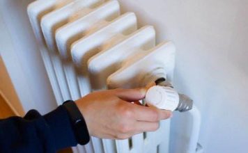 Zašto vam je pola radijatora hladno? Ima opet da grije kao lud kada uradite ovu jednostavnu stvar Zašto vam je pola radijatora hladno? Ima opet da grije kao lud kada uradite ovu jednostavnu stvar - featured image