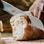 NEMOJTE GA ČUVATI UPLASTIČNOJ KESI: Evo zašto se hleb BRZO POKVARI! Ovo je NAJJEDNOSTAVNIJI NAČIN da mu sačuvate svežinu NEMOJTE GA ČUVATI UPLASTIČNOJ KESI: Evo zašto se hleb BRZO POKVARI! Ovo je NAJJEDNOSTAVNIJI NAČIN da mu sačuvate svežinu - featured image