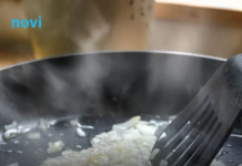 Profesionalni kuhar otkriva trik: Ovako dinstajte luk – bez mirisa i gotov u tren!