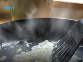 Profesionalni kuhar otkriva trik: Ovako dinstajte luk – bez mirisa i gotov u tren!