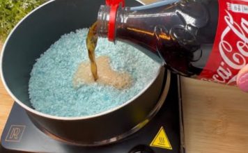 Uzmite običnu koka-kolu, naribajte komad sapuna i neka vam bude pri ruci ovaj kućni trik: KORISTIM GA GODINAMA I PREPORUČAM GA SVIMA! Uzmite običnu koka-kolu, naribajte komad sapuna i neka vam bude pri ruci ovaj kućni trik: KORISTIM GA GODINAMA I PREPORUČAM GA SVIMA! - featured image