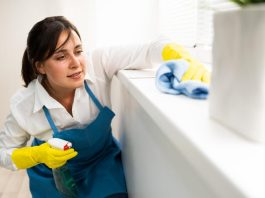 Ni soda bikarbona, ali ni sirće: Jedno sredstvo čisti bukvalno sve, izbeljuje veš, uklanja buđ i bakterije