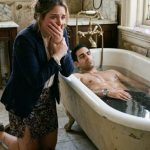 ISMEVAO JE SIROMAŠNU SAMOHRANU MAJKU KOJA JE DOŠLA DA GA OKUPA… SVE DOK NIJE VIDELA OŽILJAK NA NJEGOVIM GRUDIMA I PALA NA KOLENA DRHTEĆI