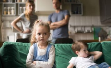 Roditelji masovno greše kad koriste ovu metodu vaspitavanja: Na taj način dete dobija pogrešnu poruku koju nosi u odraslo doba i stvara trajni ožiljak Roditelji masovno greše kad koriste ovu metodu vaspitavanja: Na taj način dete dobija pogrešnu poruku koju nosi u odraslo doba i stvara trajni ožiljak - featured image