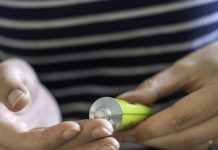 Znate li ovu JEFTINU mast iz apoteke? Skoro niko ne zna da zamenjuje i najskuplju kremu i izglađuje bore kao pegla! Znate li ovu JEFTINU mast iz apoteke? Skoro niko ne zna da zamenjuje i najskuplju kremu i izglađuje bore kao pegla! - featured image