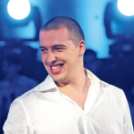 SPAVA0 SAM SA UDATIM ŽENAMA” Amar Gile bez dlake na jeziku: KAD čujete s kojom Našom POPULARNOM PJEVAČICOM JE BIO zgrozit ćete se..