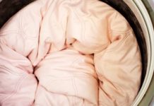 Kako oprati ogroman jorgan kod kuće? Ako ne može da stane u mašinu, ovo su zlatni trikovi starih domaćica Kako oprati ogroman jorgan kod kuće? Ako ne može da stane u mašinu, ovo su zlatni trikovi starih domaćica - featured image