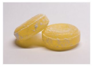 Napravite domaće pastile za grlo: Olakšavaju disanje i smiruju kašalj preko noći! (RECEPT) Napravite domaće pastile za grlo: Olakšavaju disanje i smiruju kašalj preko noći! (RECEPT) - featured image