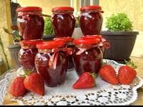 NAJBOLJI STARINSKI RECEPT ZA DŽEM OD JAGODA KOJEG SVI OBOŽAVAJU: Pravi se za POLA SATA i potrebna su vam samo 3 SASTOJKA NAJBOLJI STARINSKI RECEPT ZA DŽEM OD JAGODA KOJEG SVI OBOŽAVAJU: Pravi se za POLA SATA i potrebna su vam samo 3 SASTOJKA - featured image