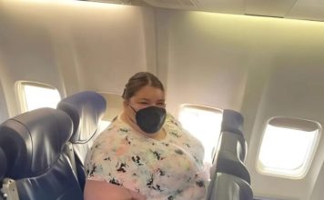 Kupila sam dva sedišta u avionu, ali je komšinica pokušala da zauzme jedno — evo kako sam reagovala.