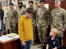 Moj sin je na leđima nosio prijatelja u invalidskim kolicima, a već sutradan škola me pozvala hitno: Nisam znao da je pokrenuo nešto veliko