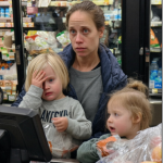 Kupila sam jabuke majci sa decom, a tri dana kasnije mi je neko zakucao na vrata