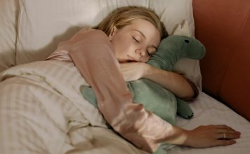 Od babe je čula za trik sa jastukom, sada spava kao beba: Vrlo je jednostavno, isprobajte još večeras Od babe je čula za trik sa jastukom, sada spava kao beba: Vrlo je jednostavno, isprobajte još večeras - featured image