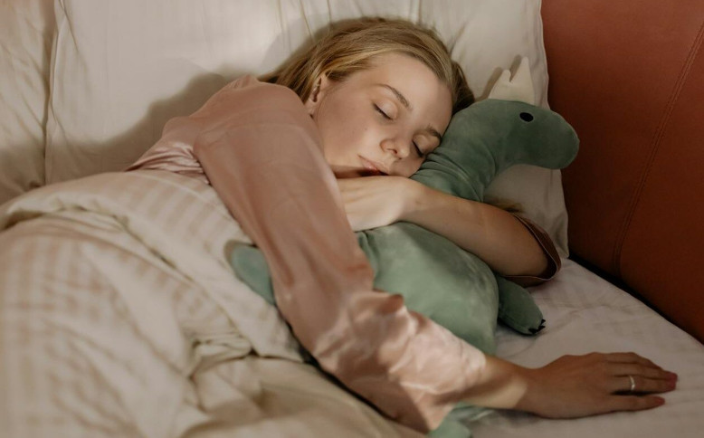 Od babe je čula za trik sa jastukom, sada spava kao beba: Vrlo je jednostavno, isprobajte još večeras - featured image
