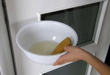 BIT ĆE KAO NOVA – EVO KAKO DA OČISTITE POŽUTJELA VRATA: Treba vam samo ova smjesa