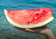 Šta se događa sa nivoom šećera u krvi nakon što pojedete lubenicu Šta se događa sa nivoom šećera u krvi nakon što pojedete lubenicu - featured image