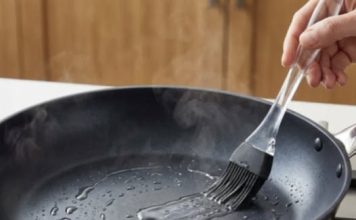 Zašto iskusne domaćice brišu tavu octom prije prženja: stari kuhinjski trik Zašto iskusne domaćice brišu tavu octom prije prženja: stari kuhinjski trik - featured image
