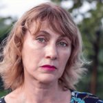 Žene 50+ nikako ne treba da biraju ovu frizuru i boju kose: Čini da izgledaju starije i umorno Žene 50+ nikako ne treba da biraju ovu frizuru i boju kose: Čini da izgledaju starije i umorno - featured image