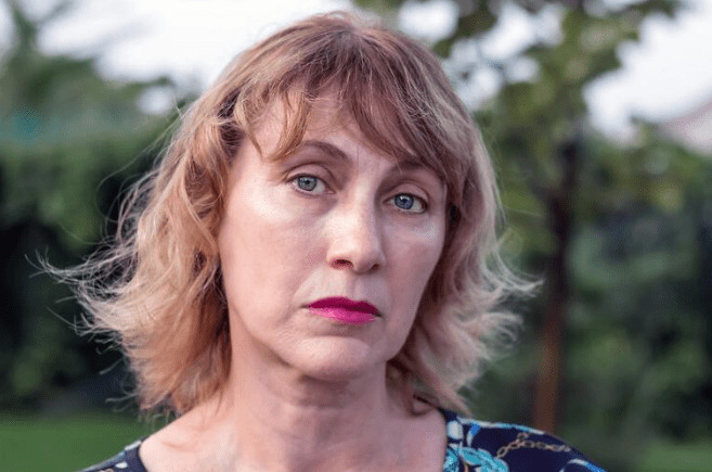 Žene 50+ nikako ne treba da biraju ovu frizuru i boju kose: Čini da izgledaju starije i umorno - featured image