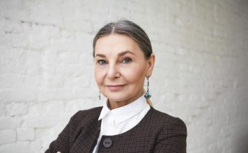6 navika negovanih dama 50+: Oblače se elegantno, a sa godinama izgledaju sve bolje i bolje, bez kozmetike i zahvata 6 navika negovanih dama 50+: Oblače se elegantno, a sa godinama izgledaju sve bolje i bolje, bez kozmetike i zahvata - featured image