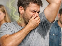 Stavite OVU jednostavnu stvar pod pazuh i rešite se neprijatnog mirisa za NEKOLIKO MINUTA: Spas za sve koji se bore sa znojenjem krije se u kuhinji! Stavite OVU jednostavnu stvar pod pazuh i rešite se neprijatnog mirisa za NEKOLIKO MINUTA: Spas za sve koji se bore sa znojenjem krije se u kuhinji! - featured image